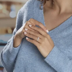 Bague Solitaire Accompagné Aramis Or Blanc Diamant Synthétique