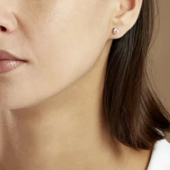 Boucles D'oreilles Puces 4 Griffes Or Jaune Diamant Synthetique
