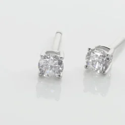 Boucles D'oreilles Puces Aphrodite Or Blanc Diamant