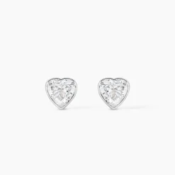 Boucles D'oreilles Puces Coeur Serti Clos Or Blanc Oxyde De Zirconium
