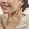 Boucles D'oreilles Puces Eolande Or Blanc Perle De Culture Et Oxyde
