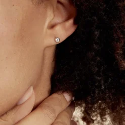 Boucles D'oreilles Puces Elda Serti Clos Or Blanc Oxyde De Zirconium