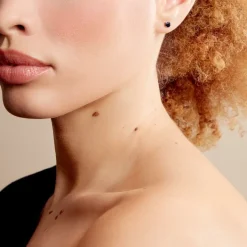 Boucles D'oreilles Puces Or Blanc Onora Saphir