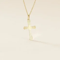 Pendentif Benny Croix Ciselee Or Jaune